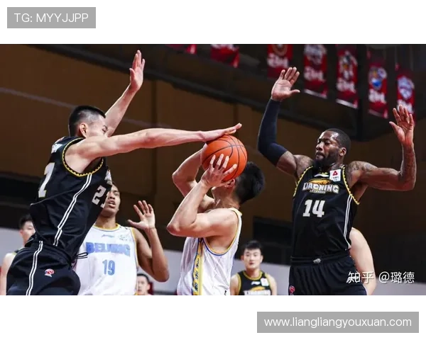 弗兰克解析西蒙斯替补原因强调联赛杯表现影响决策